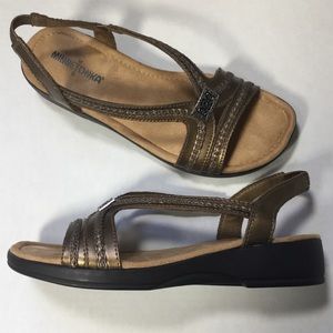 Minnetonka Galina Sling Back Bronze Sandals Size 8